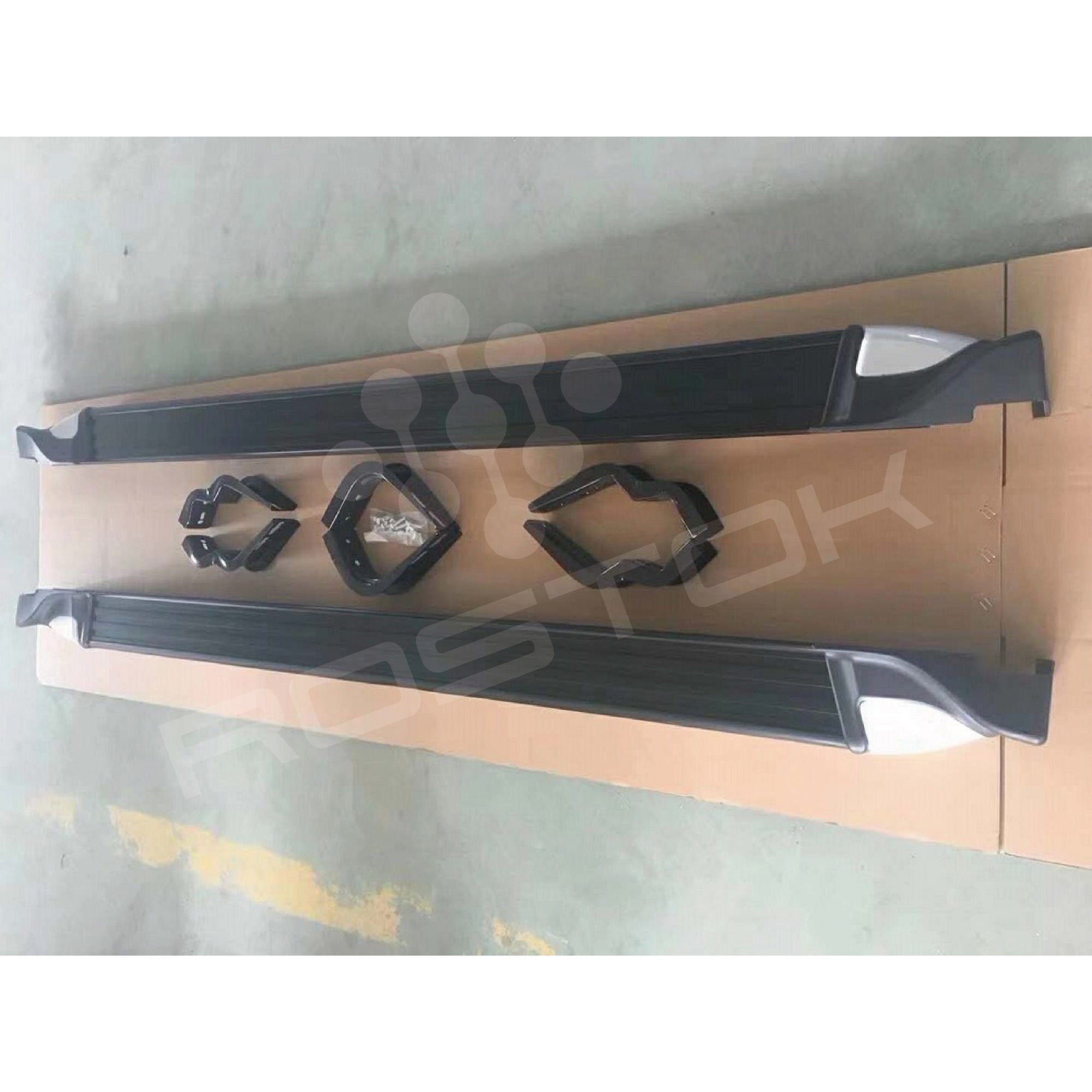 Pisadera Nissan Np300 2014+