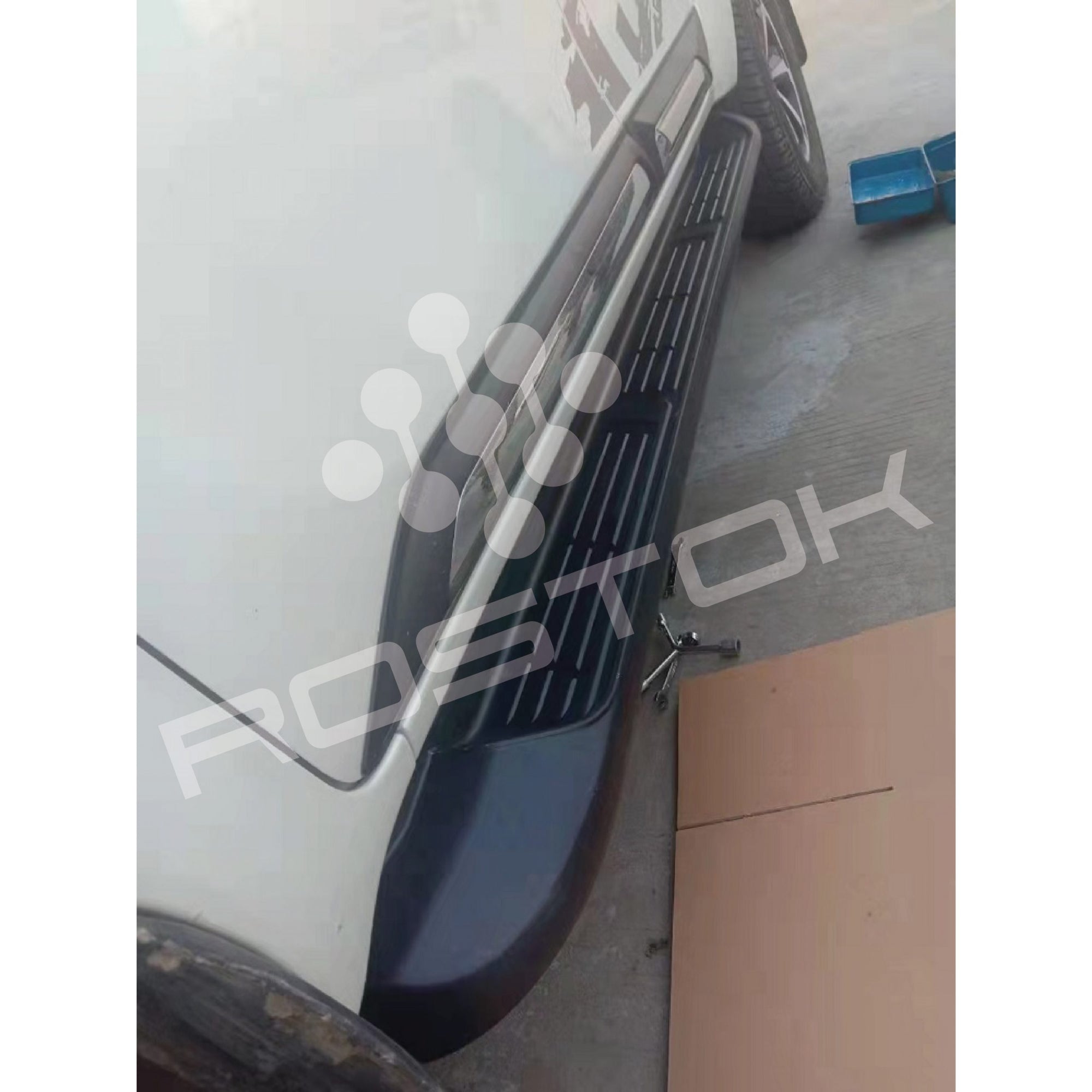 Pisadera Toyota Hilux Revo 2016+